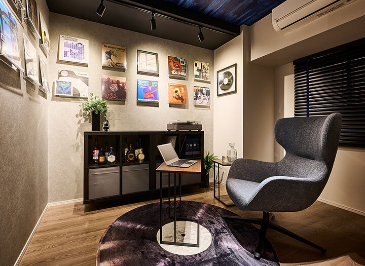 PRIVATE ROOM