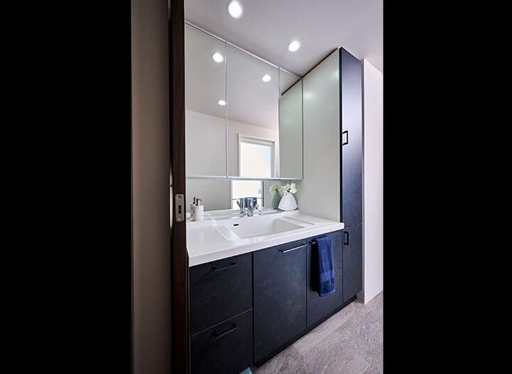POWDER ROOM