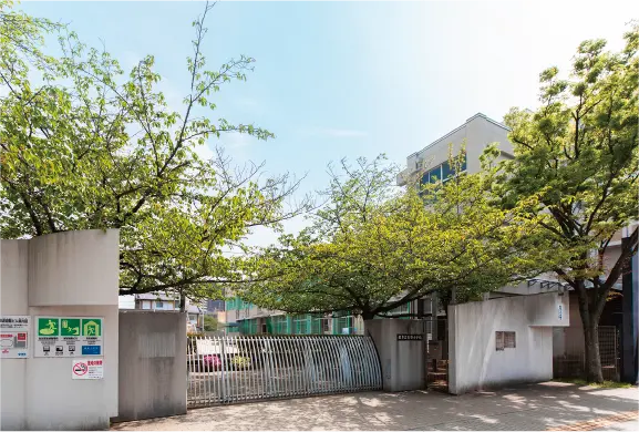 堺市⽴熊野⼩学校
(徒歩10分/約790m)