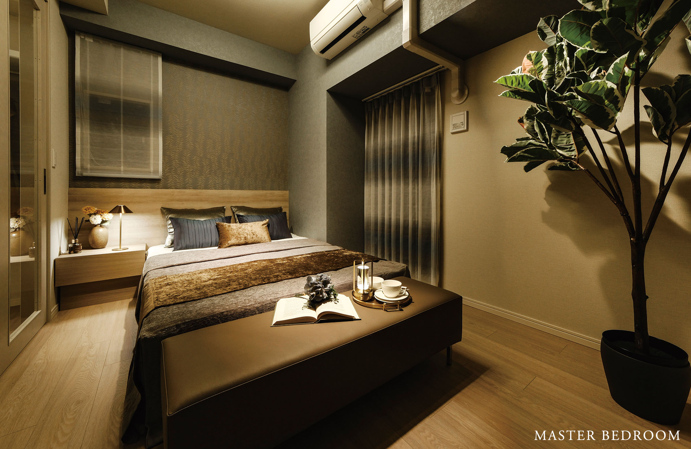 MASTER BEDROOM